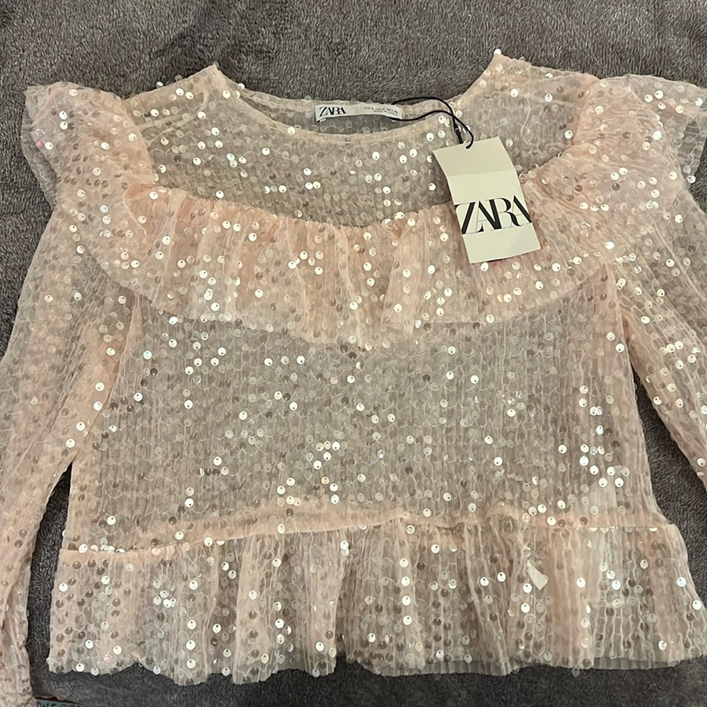 Does not have any damage. Brand new